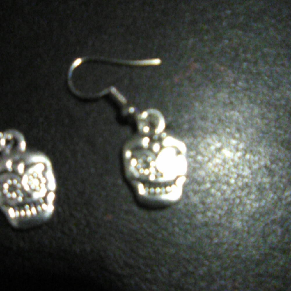 Skull earings